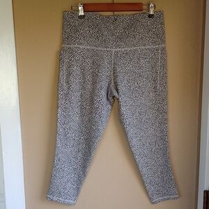 Athleta Animal Print Leapard Patterned Crop Leggings Size 1X